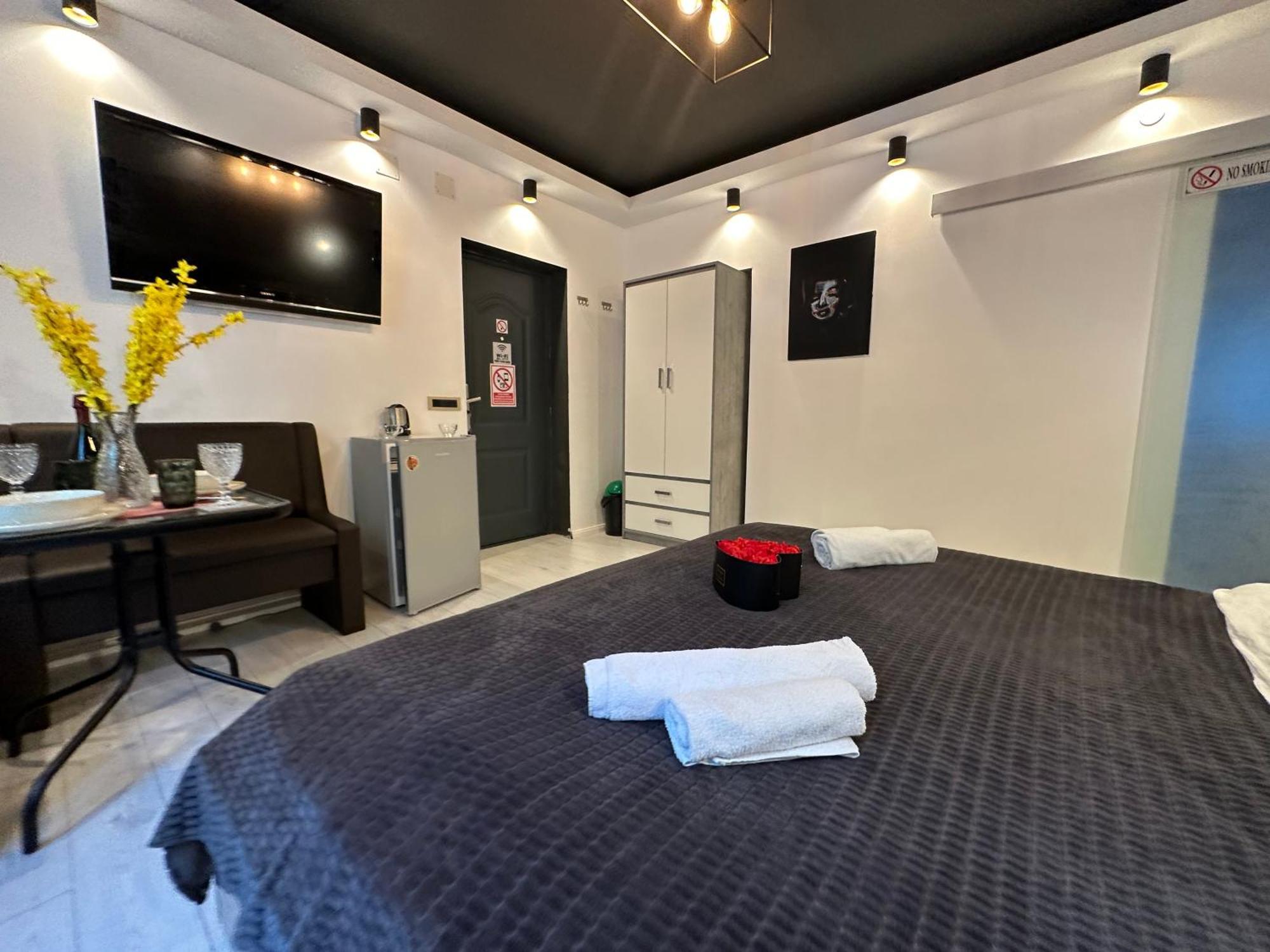 The Fame - Modern Studio In Top Location & Parking Craiova Luaran gambar