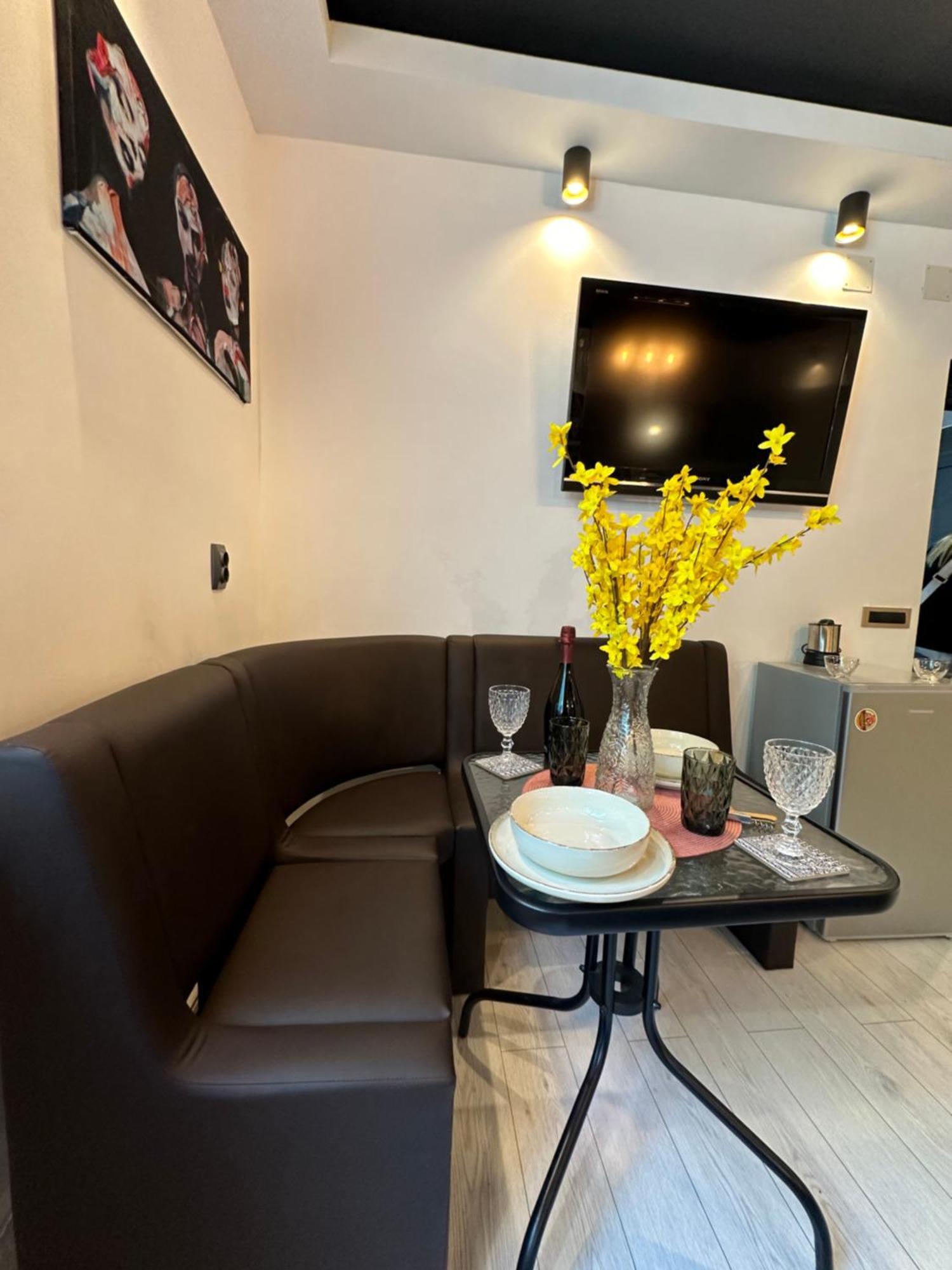 The Fame - Modern Studio In Top Location & Parking Craiova Luaran gambar