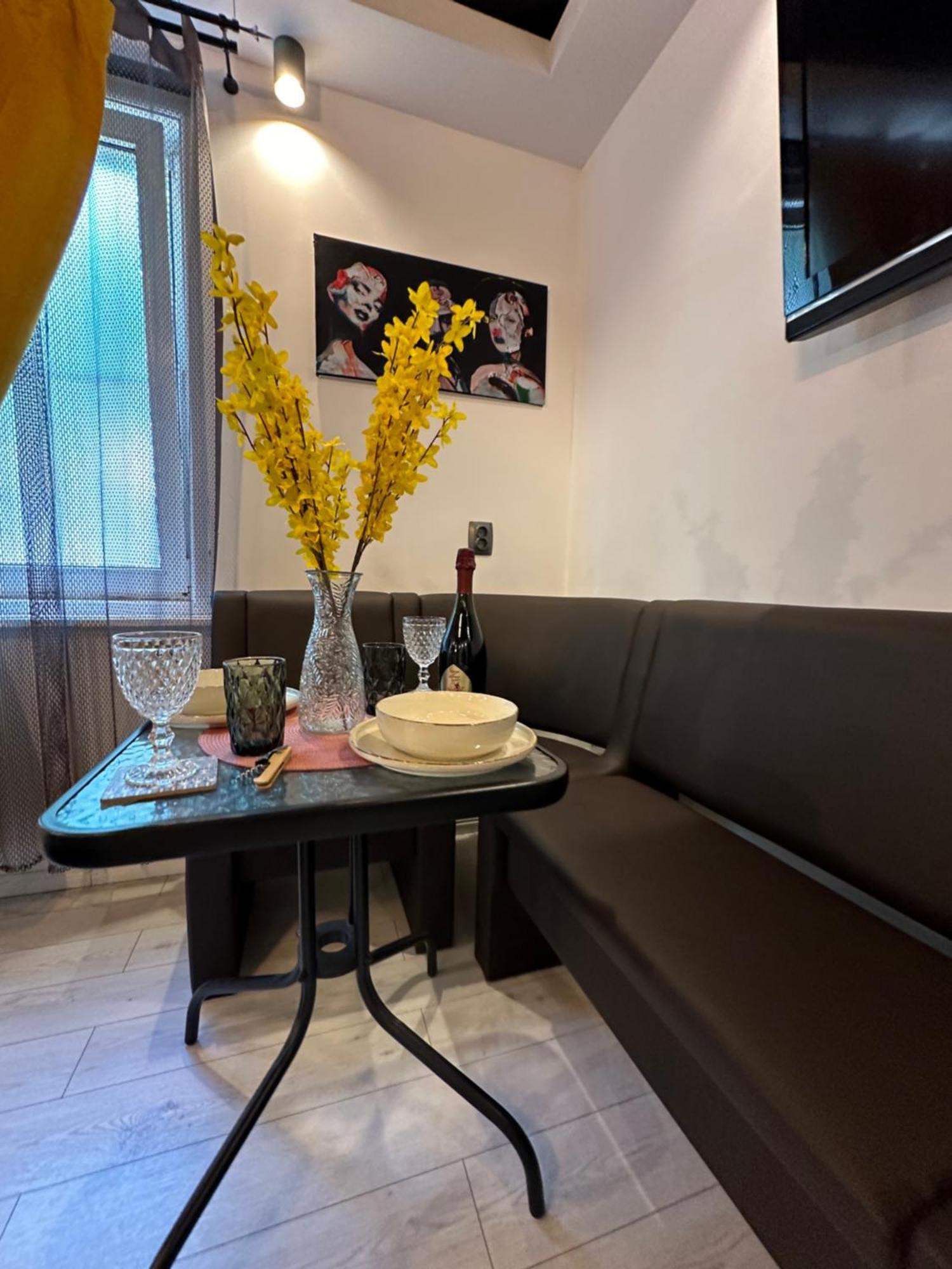 The Fame - Modern Studio In Top Location & Parking Craiova Luaran gambar